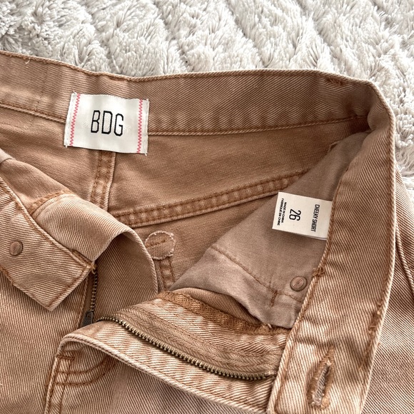 URBAN OUTFITTERS Jean shorts - Picture 3 of 3